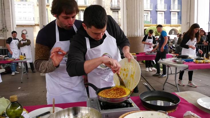 Iker Moure eta Jon Murillo garaile patata tortilla lehiaketan