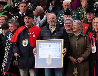 Karlos Arguiñano Ohorezko Kofradiakide izendatu dute