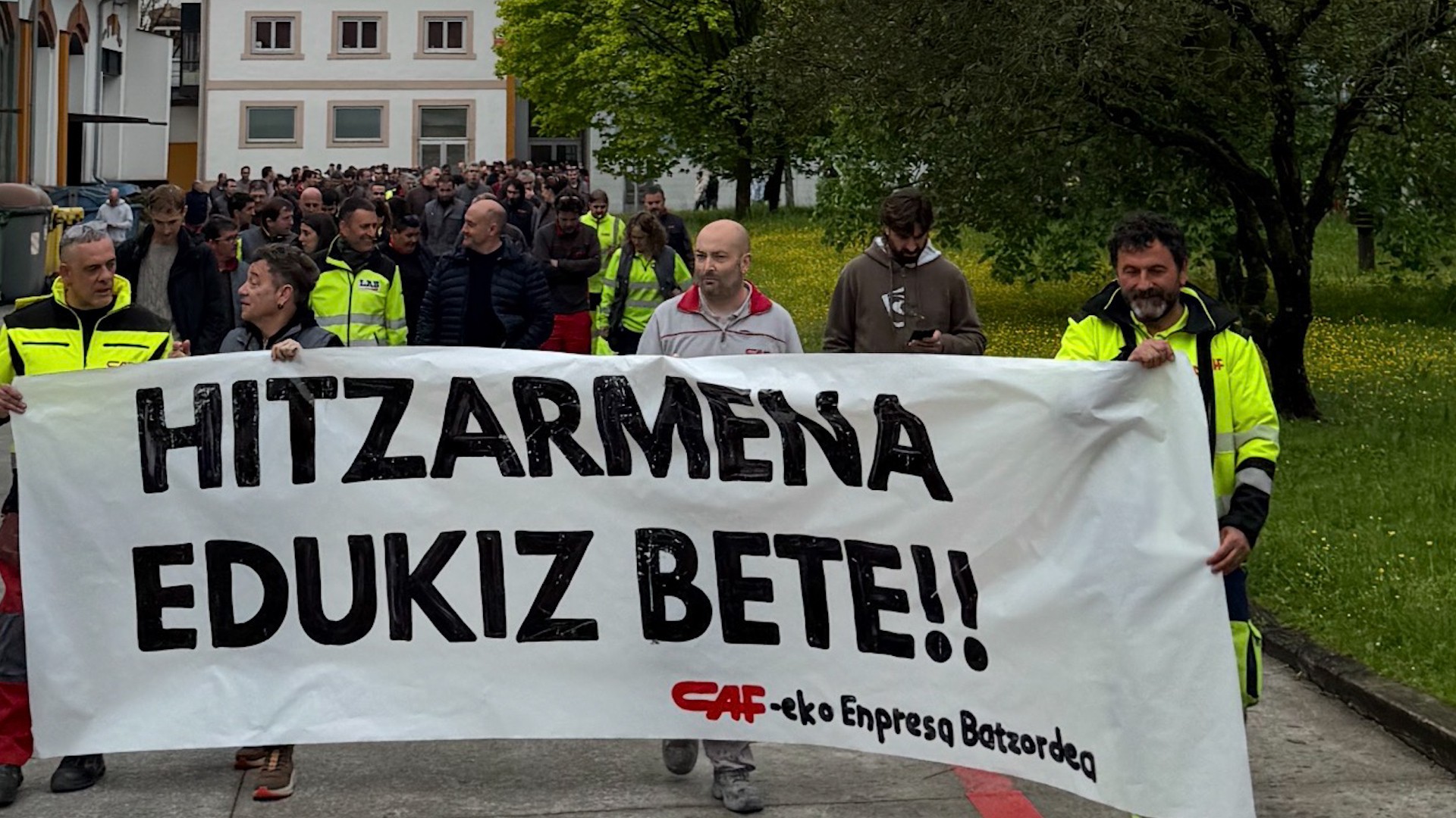CAFeko langileak gaur hasi dira lan-hitzarmena negoziatzeko lanuzteekin