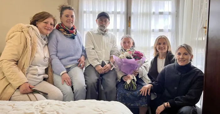 Dionisia Larrea beasaindarrak 101 urte bete ditu