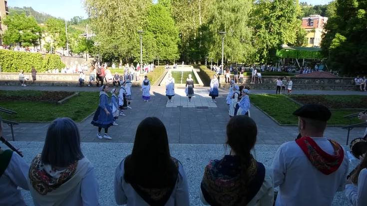Mikel Sarriegiren hitzaldia, IX. Zortzikoa eta dantzari txiki eguna izango dira Dantza Asteburuan
