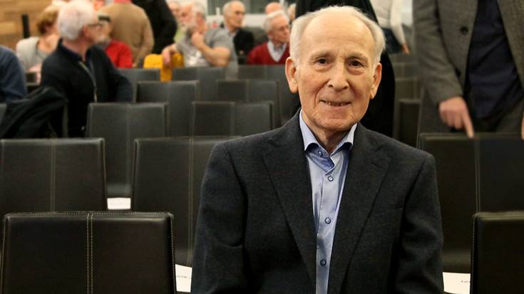 Joxe Azurmendi filosofo eta idazle zegamarra hil da