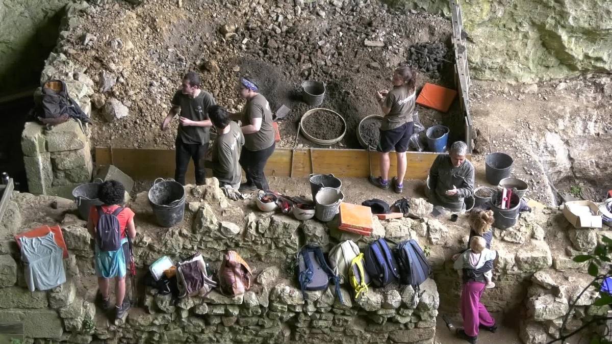 San Adriango indusketa arkeologikoetara txangoak larunbatean