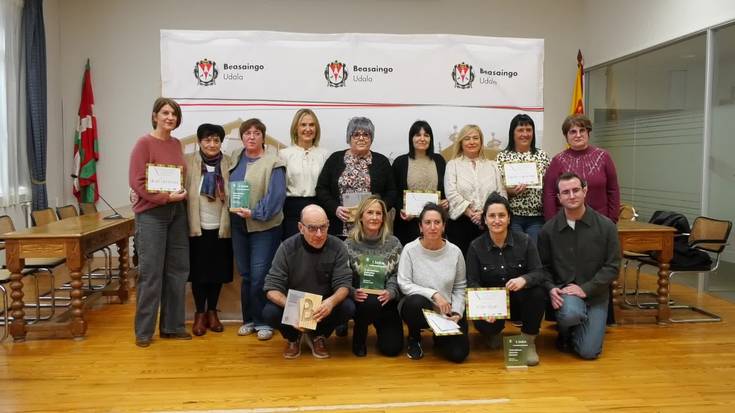 Xalok irabazi du Beasaingo Eguberrietako erakusleihoen dotoretze lehiaketa