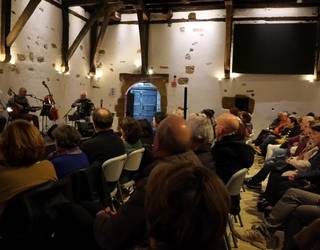 "Aberriak eta atzerriak" lana aurkeztu zuen Jokin Lasak Igartzako jauregian