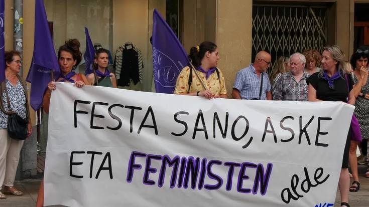 Ordiziako Koordinadora Feminista “Festa sano, aske eta feministen alde” manifestatu zen