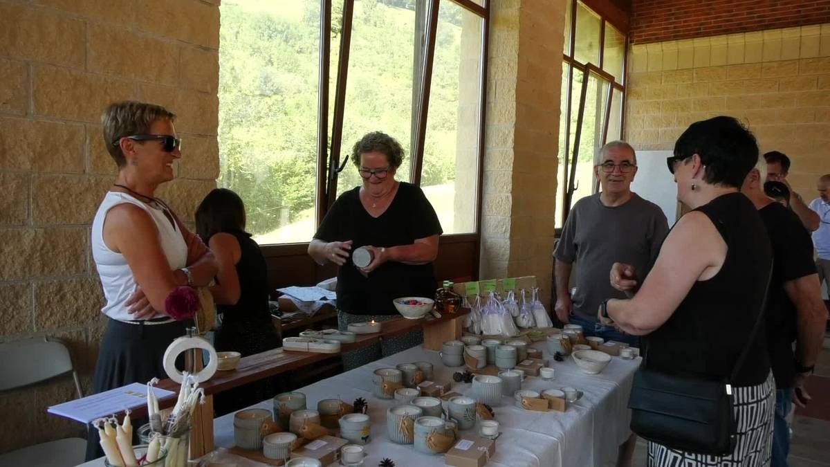 Erroipe gunea herriko emakume sortzaileen lanen erakustoki bihurtu zen beste behin