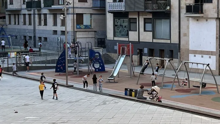 Euskarazko jolasak parkera itzuliko dira Parketarrak egitasmoarekin