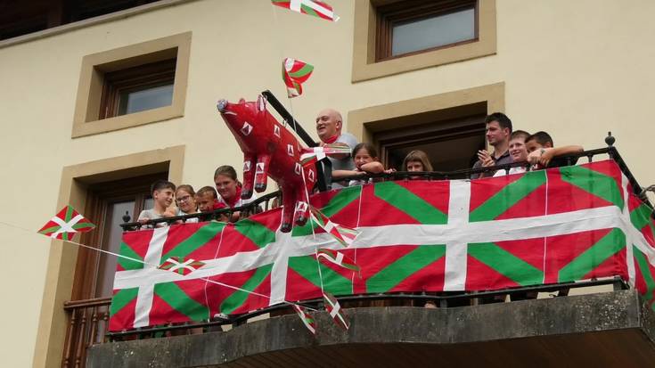 Txerria jaitsita, hasi dira San Pedro festak
