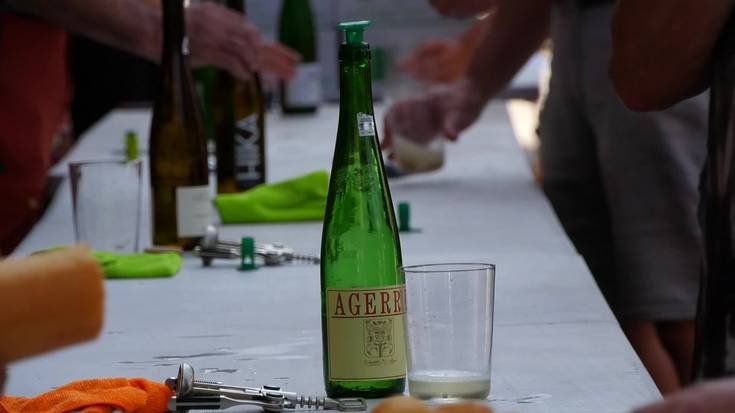 Txakolin eta tokiko produktuen dastaketak arrakasta handia izan du Zegamako festetan