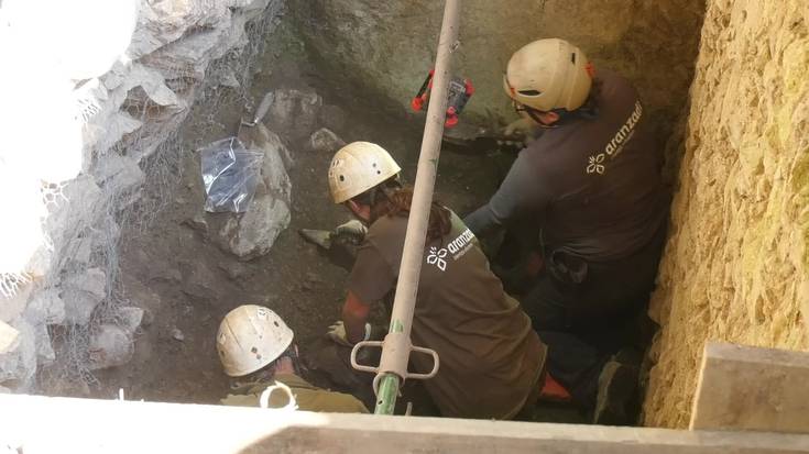 San Adriango indusketak zuzenean ikusteko bisita larunbatean