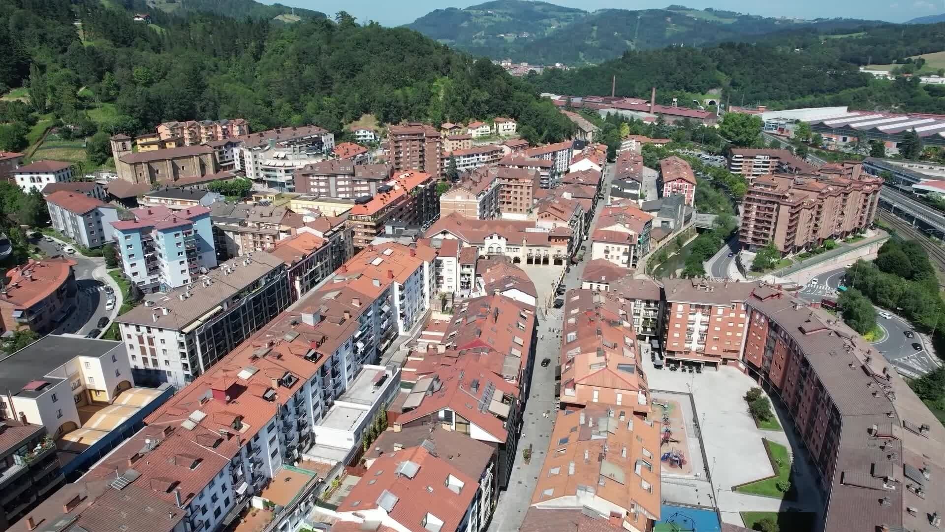 Udalbatzak % 2,9ko igoera onartu du 2027ko zerga eta tasetan