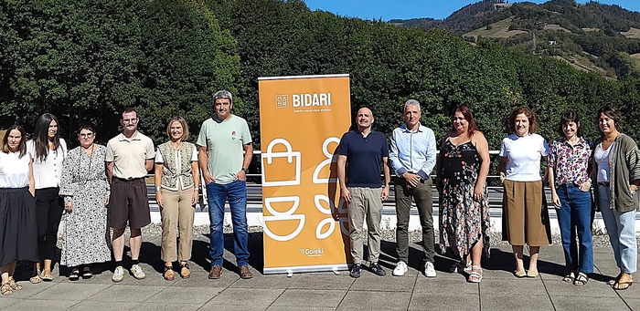 BIDARIK NEGOZIOEN ESKUALDATZEA ERRAZTEKO ZERBITZU BERRIA JARRI DU MARTXAN