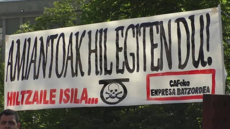 Caf-en amiantoagatik hildako pertsonen oroimenean egin dute elkartaratzea