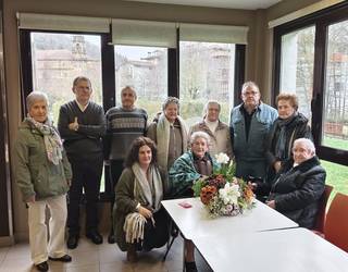 Karmen Etxeberria Urzelaieta ataundarrak 100 urte bete ditu