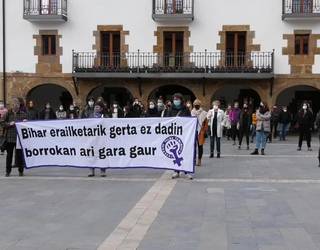 Iruñeko erailketa matxista salatzeko mobilizazioak eskualdean