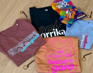 [anaituta] Korrikak eskainitako material sorta