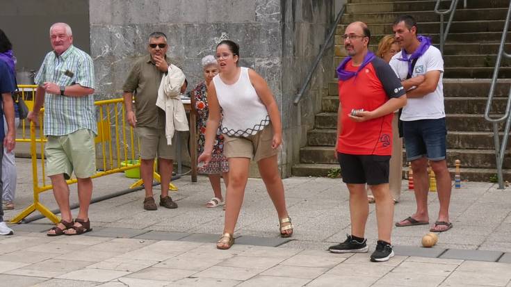 Ezkiaga auzoko festetako azken eguna patata-tortilla lehiaketarekin eta jolasekin hasi zuten