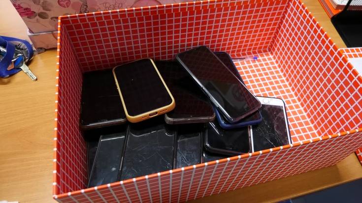 Astebetez mugikorrik gabe egongo dira Jakintza Ikastolako 9 ikasle "no phone challenge" ekimenaren baitan