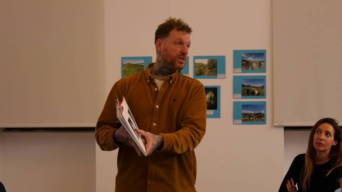 Balu artista ormaiztegiarrak bere bi lanak aurkeztu ditu herritarren aurrean