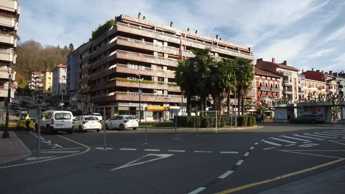 Sei hilabeteko epean amaituko dira Barrendain plazako lanak