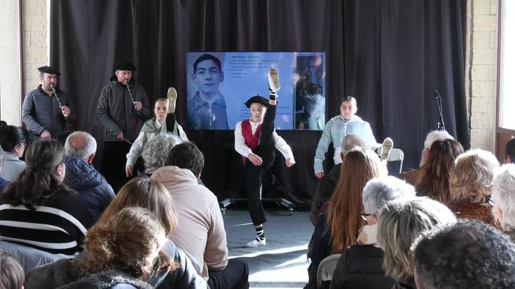 Ataunen bizi ziren Pedro Basurto eta Joxe Apaolaza izan ziren gerraren ondorioak jasan zituztenen omenaldiko protagonistak