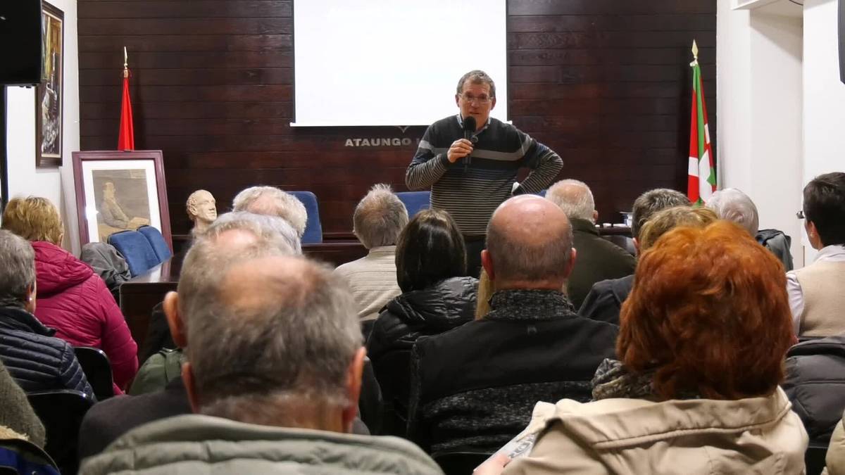 Truk karta-jokoan jokatzen ikasteko liburuxka eta bideoa sortu du Atseden-toki Jubilatu Elkarteak