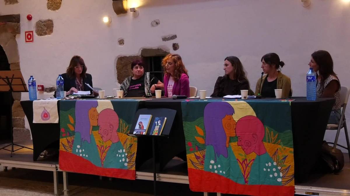 Minbizia gainditzetik bizitza osora: pazienteen osotasuna zainduko duen eredu integrala eskatzen dute