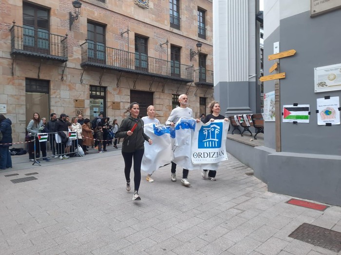 ORDIZIAN ELKARTEA KROS SOLIDARIOAREKIN BAT