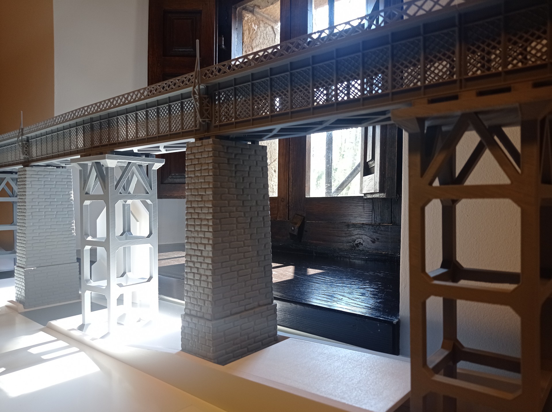 Ormaiztegiko XIX. mendeko trenzubi irisgarria