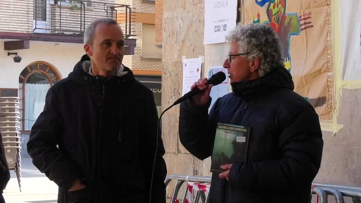 Eneko Aizpuruaren “Gaueko azken expressoak” geldialdia  egin zuen jaioterrian