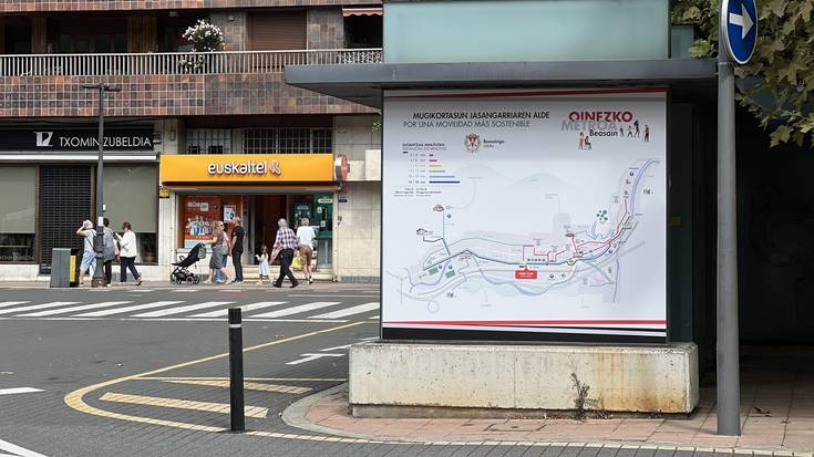 'Oinezko Metroa' ikusgai Barrendain plazan