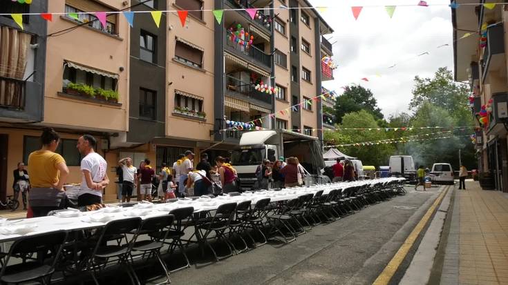 Berjaldegiko III. Auzo festak ospatu zituzten larunbatean
