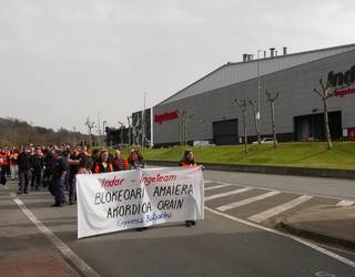 Indar Ingeteameko langileak lanuzteak egiten hasi dira lan hitzarmen berriaren negoziaketan aurrera egiteko helburuarekin