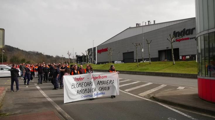 Indar Ingeteameko langileak lanuzteak egiten hasi dira lan hitzarmen berriaren negoziaketan aurrera egiteko helburuarekin