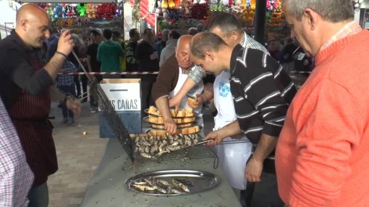 Lazkaoko San Prudentzio festatan sardina jana