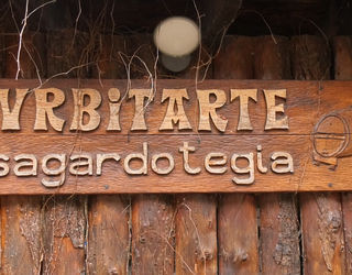[amaituta] 2 lagunentzako otordua Urbitarte sagardotegian