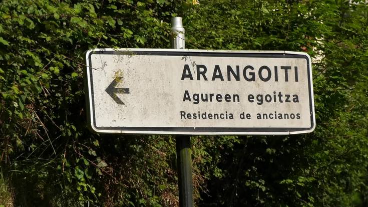 Arangoiti egoitzaren bisita orduak areagotzeko eskaera egin du herritar batek