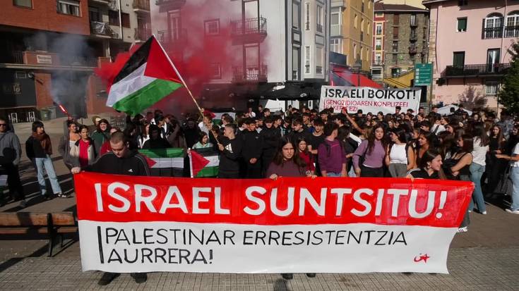 Ikasleak kalera atera dira Palestinar erresistentziari elkartasuna adierazteko