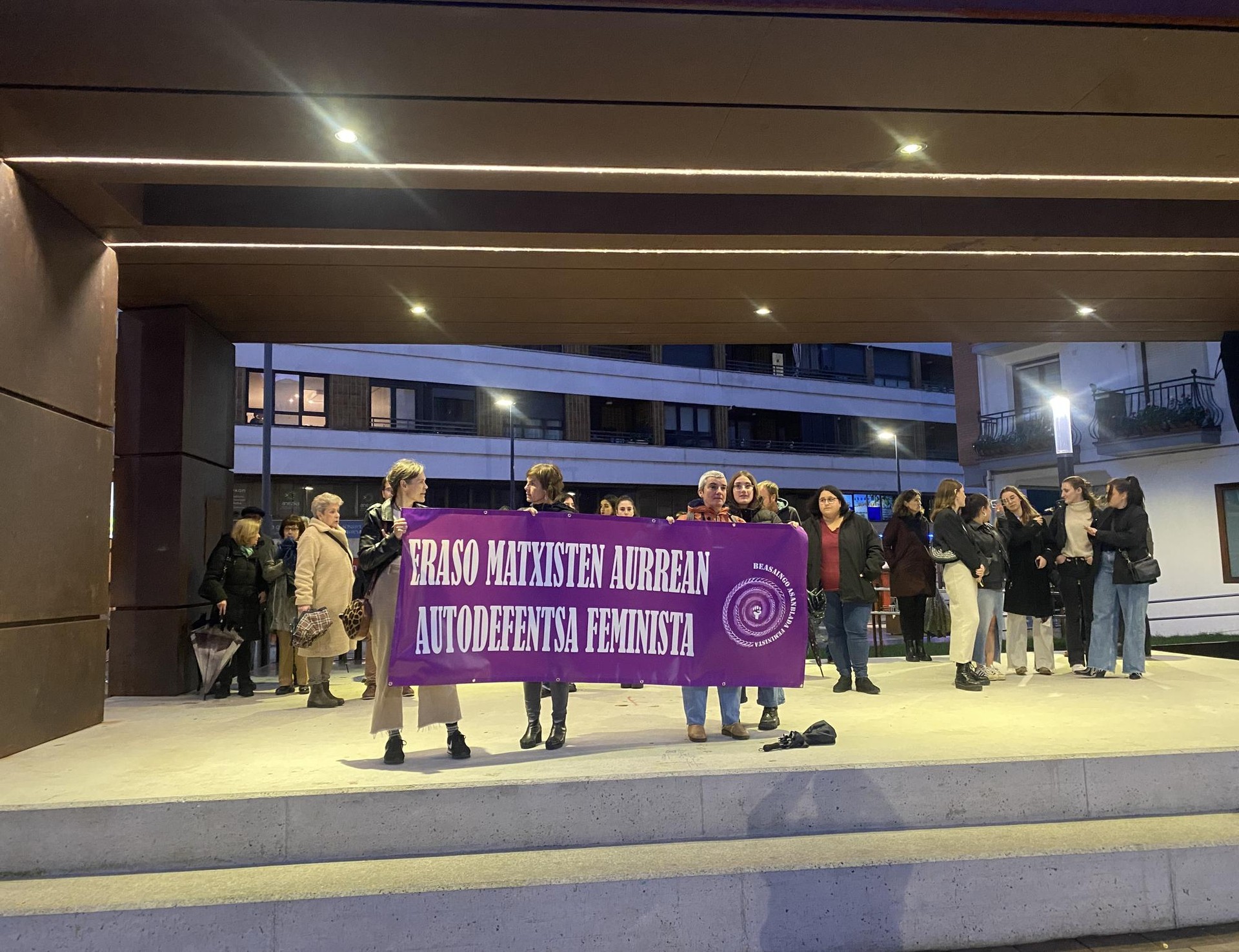 Tolosa, Zarautz, Altsasu eta Beasaingo gertakari matxistak salatzeko elkarretaratzea egin zuten