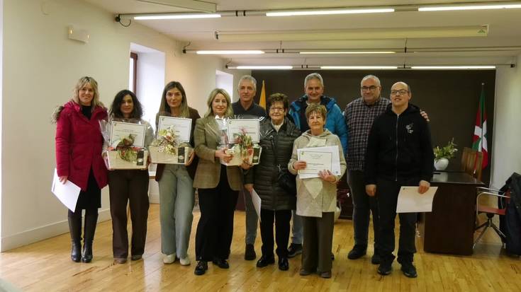 Gabonetako erakusleiho politenak saritu dituzte