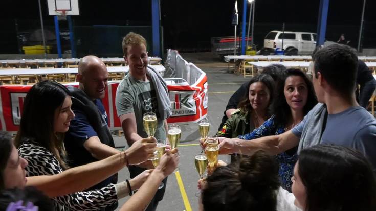 700 cava botila eta 600 pertsona inguru bildu ziren Zegamako Cava Festan