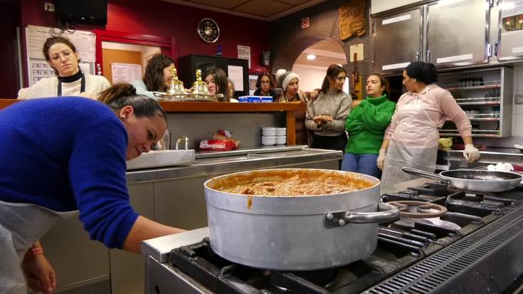 Maroko eta Kolonbiako gastronomiaren bueltan elkar  ezagutzeko topaketa antolatu zuen Zumalakarregi Museoak