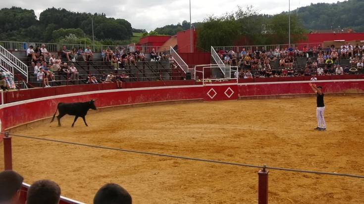 Salto eta brinko, erakustaldia eskaini zuten errekortariek