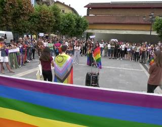 Goierri Fagotak deituta, LGTBIQ+ Harrotasunaren Nazioarteko egunean manifestatu ziren