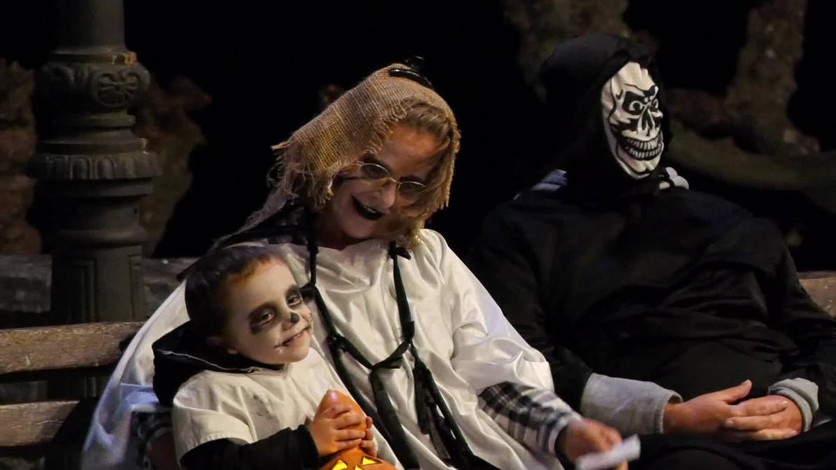 Beldurrezko ibilbidea eginez ospatu zuten Gau Beltza