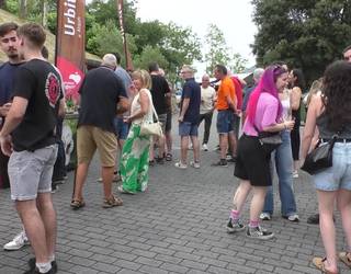 Buruhandiak, erraldoiak, musika eta sagardoa San Joan jaiei hasiera emateko