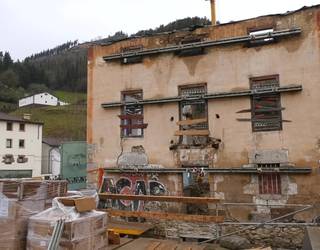 Aurrekontuaren %50a inbertsioetara bideratuko da, Botika Etxea eraberritu eta udaletxeko bulegoak berrantolatzeko