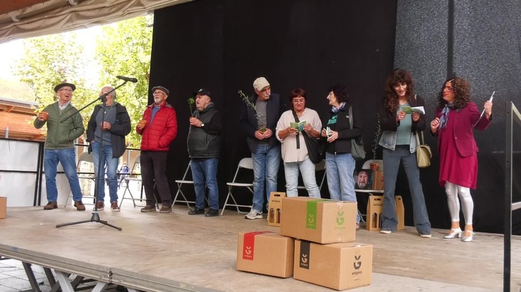 Errigoraren dokumentala estreinatu eta hasieratik auzolanean aritu direnei omenaldia egin zieten