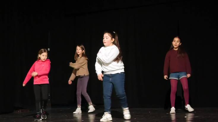 Herriko artistek dena prest dute larunbateko Kantari ikuskizunaren grabaketarako